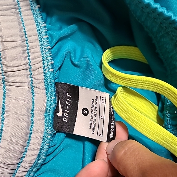 Nike dri-fit shorts - Picture 7 of 9